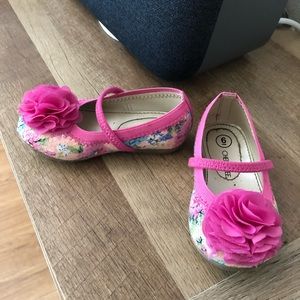 Cherokee pink floral print dress shoes